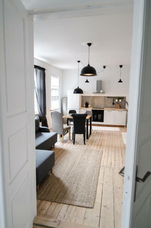 Appartement Frankenstein Girl à Liepāja Extérieur photo